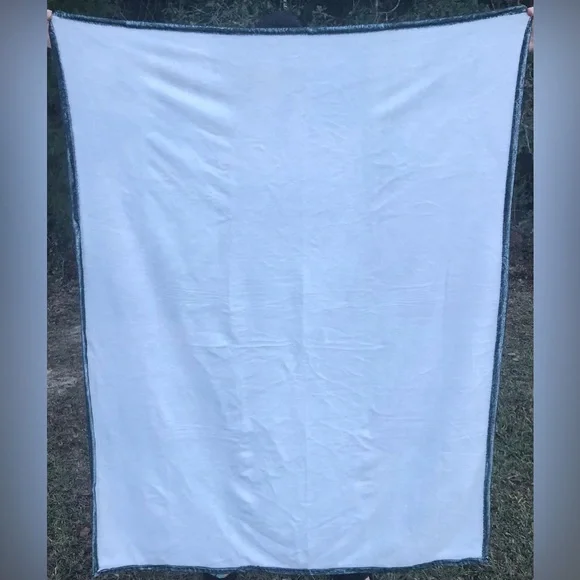 NEW Taylor Swift The Eras Tour Fleece Blanket - Picture 2 of 11